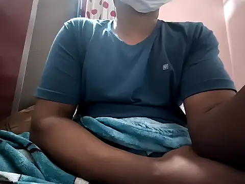 Snapshot of mallu_boy_23 chatting on 10.05.25 mallu boy 23 online show from 10.05.25