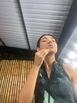 cloe taylor   online show from 11.07.25