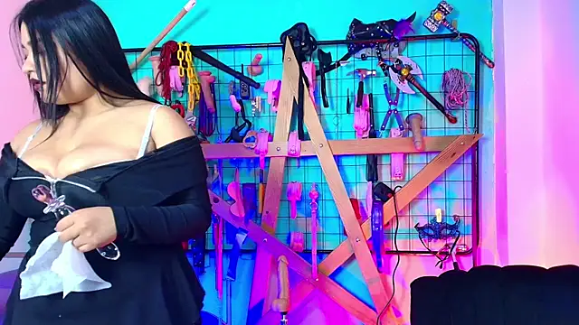 Snapshot of Black_rose_bdsm chatting on 10.13.25 Black rose bdsm online show from 10.13.25