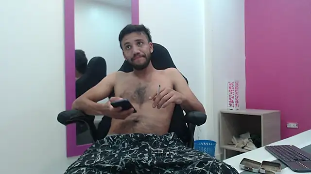 Juan FelipeX01 online show from 10.15.25