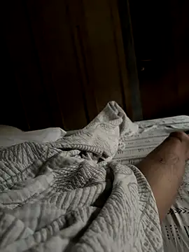 Snapshot of HenryLee1983-cums chatting on 10.29.25 HenryLee1983-cums online show from 10.29.25