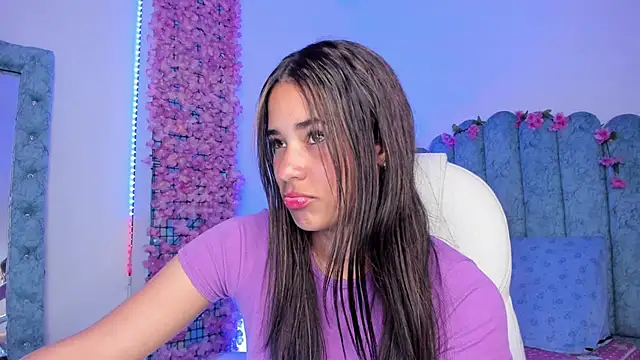 Camila Smith 23 online show from 10.24.25