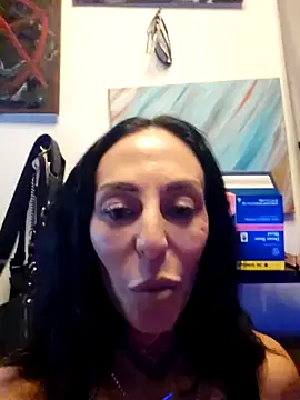 inkdhollow1 online show from 10.01.25