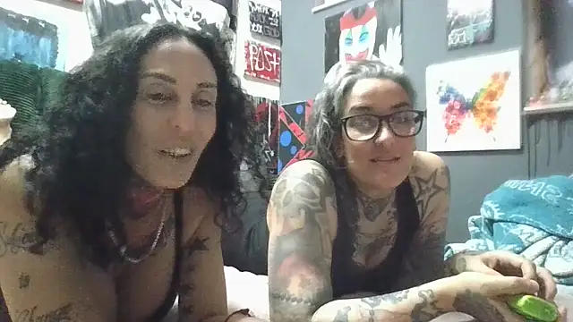 inkdhollow1 online show from 08.01.26