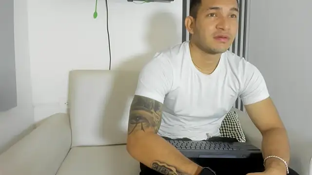 Snapshot of venedic_bull chatting on 11.04.25 venedic bull online show from 11.04.25