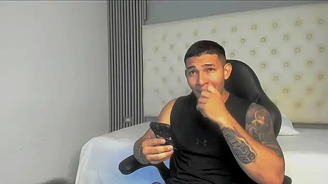 Snapshot of venedic_bull chatting on 11.11.25 venedic bull online show from 11.11.25