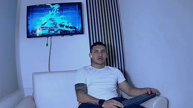 Snapshot of venedic_bull chatting on 11.21.25 venedic bull online show from 11.21.25