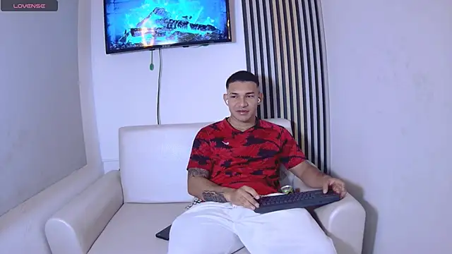 Snapshot of venedic_bull chatting on 11.23.25 venedic bull online show from 11.23.25