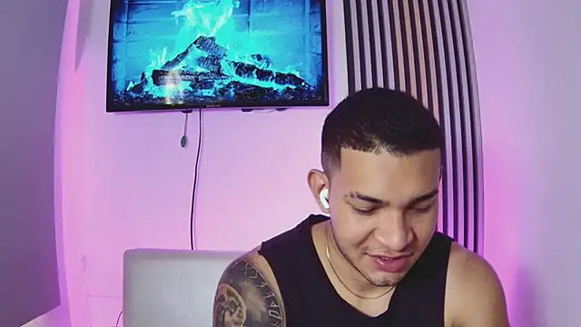 Snapshot of venedic_bull chatting on 12.03.25 venedic bull online show from 12.03.25