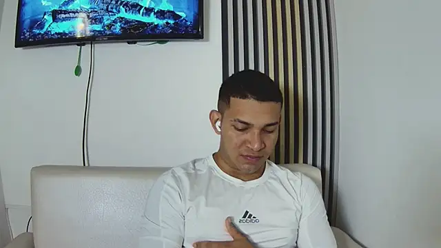 Snapshot of venedic_bull chatting on 12.04.25 venedic bull online show from 12.04.25