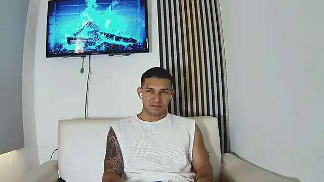 Snapshot of venedic_bull chatting on 12.05.25 venedic bull online show from 12.05.25