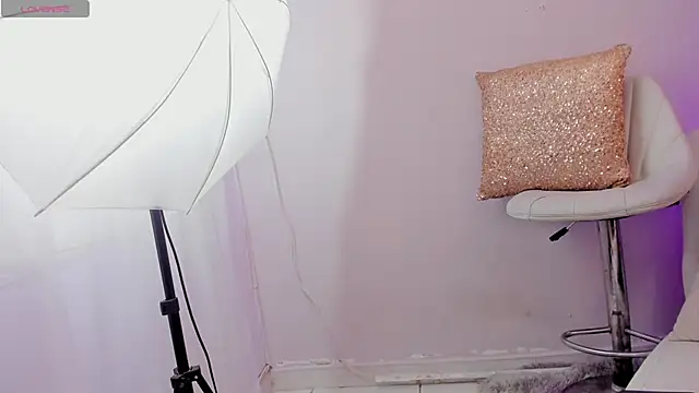 niky love21 online show from 10.22.25