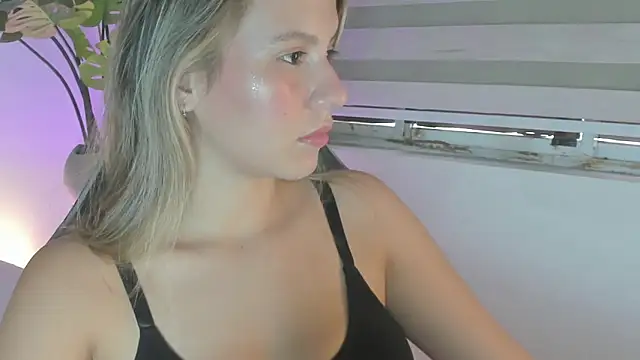 mia curry online show from 11.14.25