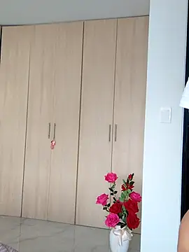 Zoe riivas online show from 12.16.25