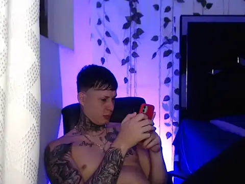 Snapshot of monster_Dickdr chatting on 10.02.25 monster Dickdr online show from 10.02.25