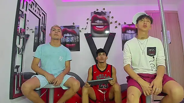 VERY HOT GUYS online show from 10.01.25