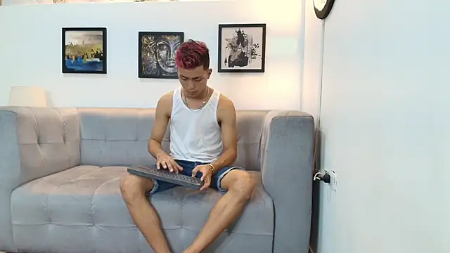 Snapshot of VERY_HOT_GUYS chatting on 12.14.25 VERY HOT GUYS online show from 12.14.25