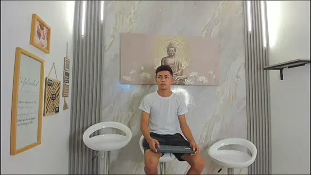 Snapshot of VERY_HOT_GUYS chatting on 01.18.26 VERY HOT GUYS online show from 01.18.26