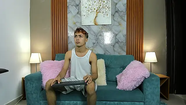 Snapshot of VERY_HOT_GUYS chatting on 02.16.26 VERY HOT GUYS online show from 02.16.26