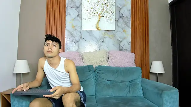 VERY HOT GUYS online show from 05.20.26