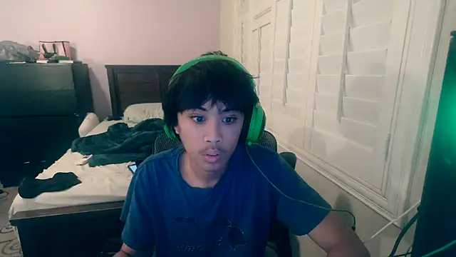 youngasianboy2007 online show from 10.27.25