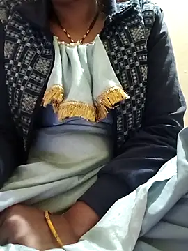 Snapshot of LOVE-VIKA chatting on 11.27.25 LOVE-VIKA online show from 11.27.25