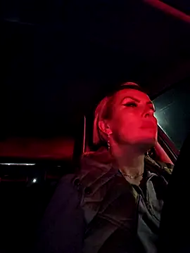 KirraWhite online show from 11.03.25