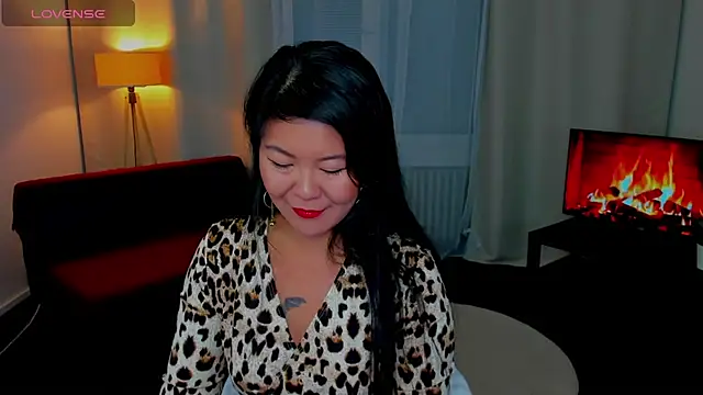 BeckySunday online show from 10.17.25