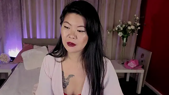 BeckySunday online show from 10.18.25