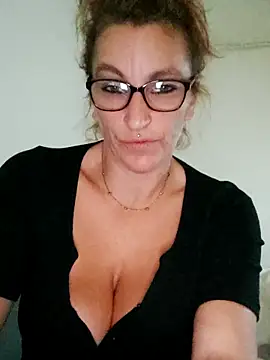 Fifi83Bell online show from 11.08.25