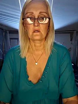 Snapshot of Jenny_Blum chatting on 10.09.25 Jenny Blum online show from 10.09.25