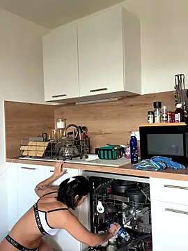 LaPetiteKim online show from 01.13.26