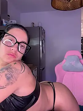 LaPetiteKim online show from 03.15.26