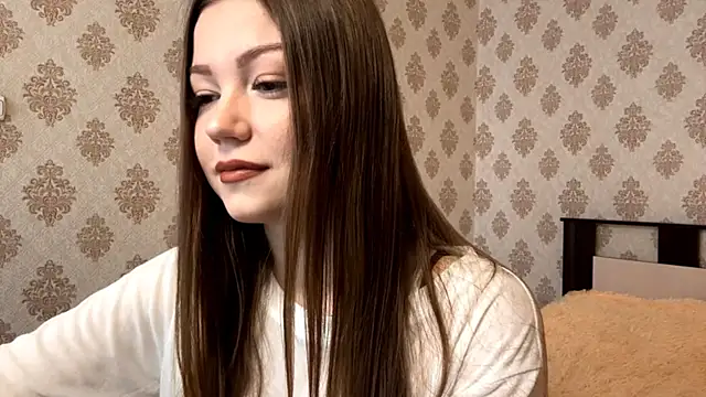 KissMeViolet online show from 10.13.25