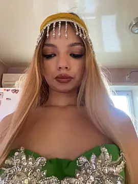  Siennaaa  online show from 11.03.25