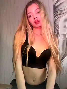  Siennaaa  online show from 11.04.25