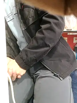 chougegg0214 online show from 10.28.25