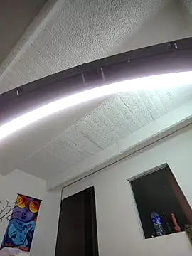 Bennuluspeach  online show from 12.20.25