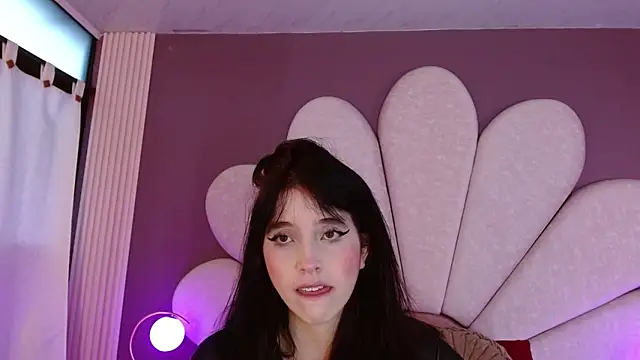 Snapshot of MeganR_ chatting on 05.04.26 MeganR online show from 05.04.26