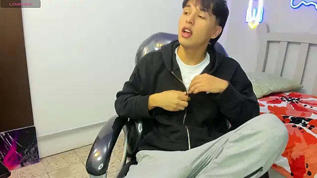 StiwenTwink online show from 10.09.25