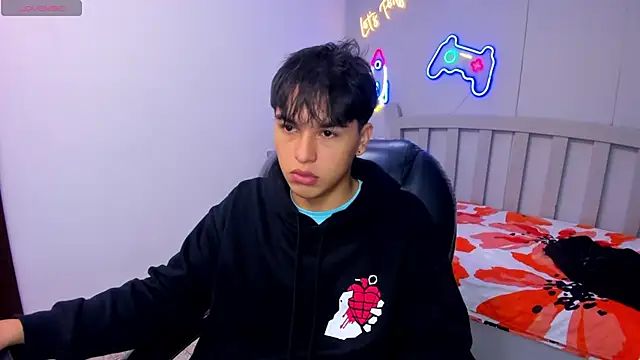 StiwenTwink online show from 10.13.25