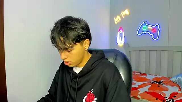 StiwenTwink online show from 10.22.25