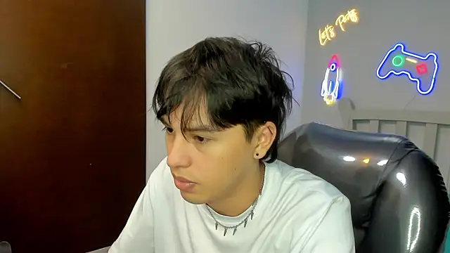 StiwenTwink online show from 11.04.25