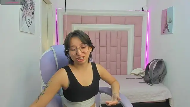 Snapshot of Klaret_Toy chatting on 05.15.26 Klaret Toy online show from 05.15.26