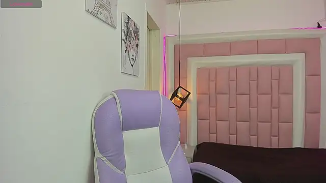 Snapshot of Klaret_Toy chatting on 05.19.26 Klaret Toy online show from 05.19.26