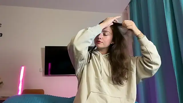 erikaa miuu online show from 10.13.25