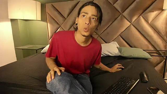 Dickie Dicking online show from 11.07.25