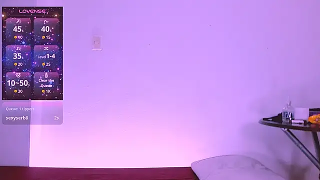 kitty smoll online show from 10.11.25