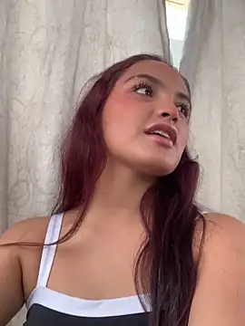 Snapshot of AuroraPink_ chatting on 10.15.25 AuroraPink  online show from 10.15.25