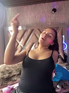 Snapshot of AuroraPink_ chatting on 10.18.25 AuroraPink  online show from 10.18.25